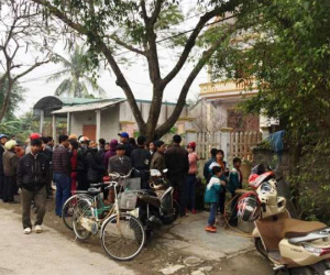 "Con gái đang ngồi luyện thi học sinh giỏi tỉnh thì bị bố sát hại"