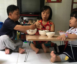 Gia đình 'nấm lùn' cao chưa tới 1 mét