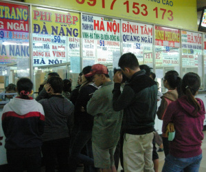 Giá vé xe tết tăng vô tội vạ?