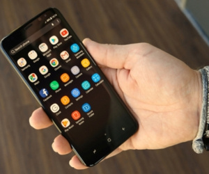 Samsung sẽ ra mắt smartphone bí ẩn với màn hình nhỏ?