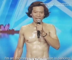 Chàng trai người Việt đi thi Asia's Got Talent bị dân mạng chỉ trích là trò cười trên truyền hình