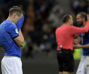 Buffon bật khóc, cầu thủ Italy ngã gục sau thất bại