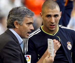 Benzema cay cú vì từng bị Mourinho so sánh với mèo