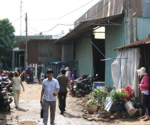 Thi thể nam thanh niên phân hủy trong phòng trọ, nghi bị sát hại