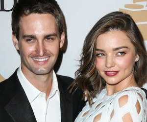 HOT: Miranda Kerr đã mang thai với người chồng tỷ phú trẻ hơn 7 tuổi