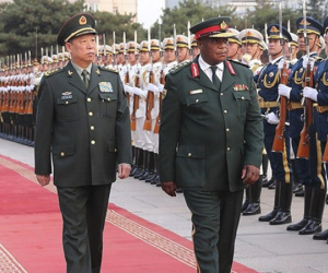 Tư lệnh Zimbabwe đến Trung Quốc 7 ngày trước vụ hạ bệ tổng thống Mugabe để làm gì?