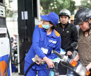 Giá xăng sẽ tiếp tục tăng mạnh vào ngày mai?