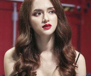 Hương Giang Idol tiết lộ về lễ cưới trong mơ diễn ra trên máy bay