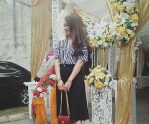Lên mạng nhờ tư vấn có nên đi ăn cưới người cũ, cô gái trẻ được khuyên 'photo công chứng tiền mừng' cho ngầu