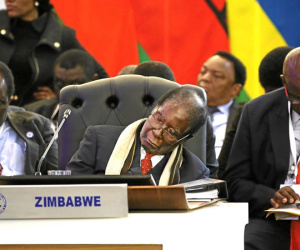 Những lần ngủ gật của tổng thống Zimbabwe