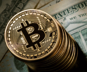 Bitcoin tiếp tục phá mốc giá 8.000 USD, tăng 700% giá trị trong năm