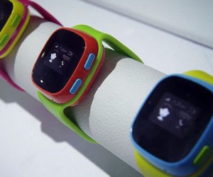 Chính phủ Đức khuyên cha mẹ phá huỷ smartwatch của con