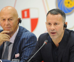Ryan Giggs muốn thăm Sơn Đoòng, Paul Scholes mong ở Việt Nam lâu hơn