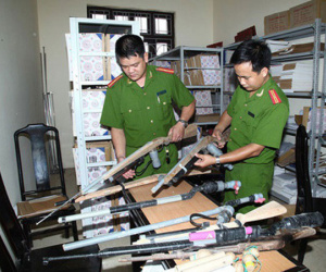 Báo động tình trạng mua bán vũ khí trên mạng