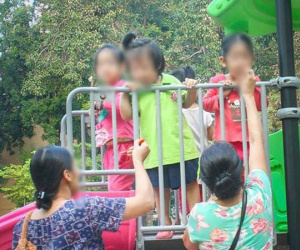 Bưng bát cho con ăn rong: Mẹ đang muốn con béo tốt hay khiến trẻ chậm phát triển?