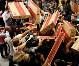 Chiêu trò bán TV trong dịp Black Friday của người Mỹ