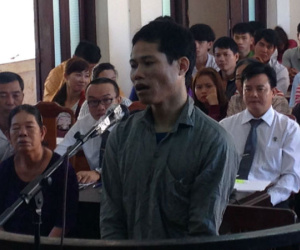 Bị bắt tạm giam vẫn cố sát bạn tù để bỏ trốn