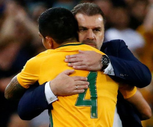 HLV Australia từ chức sau khi đưa đội bóng đến World Cup 2018