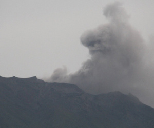Núi lửa Agung phun trào, hàng ngàn người Indonesia tháo chạy