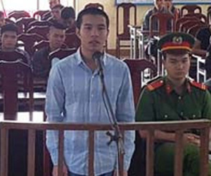 Đâm chết bạn vì không hát karaoke mà lo ôm tiếp viên