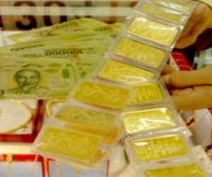 Giá vàng hôm nay 23/11: Dồn dập bán tháo, vàng vẫn vững giá