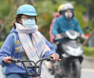 Miền Bắc mưa rét, miền Trung lũ lên