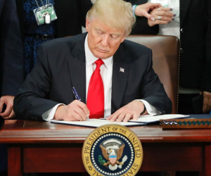Ông Trump và hơn 300 ngày đầu tiên làm tổng thống