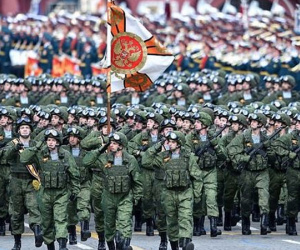 Putin: Mọi nhà máy sẵn sàng chiến tranh bất kì lúc nào