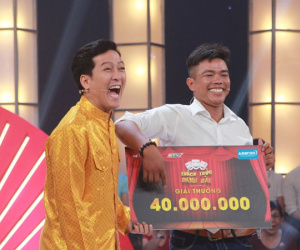 Video: Anh chàng xe ôm nghèo ẵm 40 triệu và gây sốt với câu nói 'Thứ nào chịu nổi!'