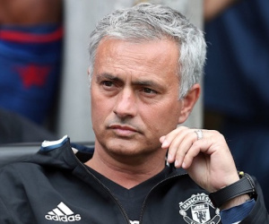Mourinho bị chế giễu là lính cứu hỏa đổ lỗi cho lửa