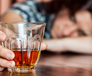 Ngộ độc rượu, khi nào phải đi cấp cứu?