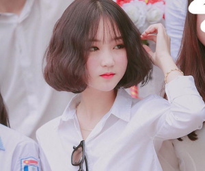 Chỉ mặc sơ mi trắng, nữ sinh Nghệ An cũng nổi tiếng vì quá xinh