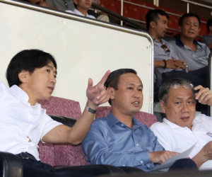 Lương của HLV Miura không kém HLV Park Hang Seo