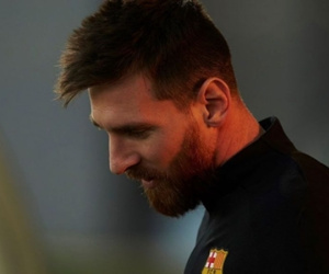 Messi từ chối nghe điện thoại của Chủ tịch Barca