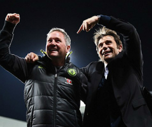 Cầu thủ Chelsea tính "bẻ ghế" HLV Conte