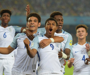Sao trẻ Liverpool lập hat-trick, Anh hạ Brazil ở bán kết U17 World Cup