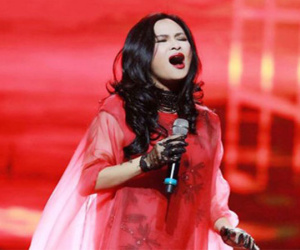 Toàn 'trai tài gái sắc' vạ miệng vì Bolero