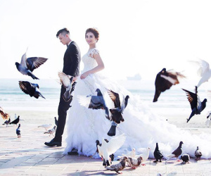 Ảnh cưới lãng mạn của mỹ nhân chuyển giới Lâm Khánh Chi và bạn trai kém 8 tuổi