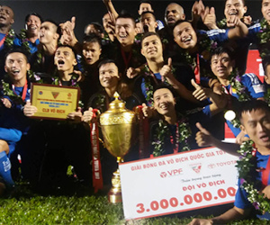 Quảng Nam lần đầu vô địch V-League