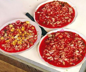 Điểm tâm sáng bằng tiết canh chó, người đàn ông bị liệt tứ chi