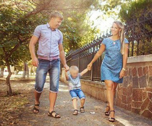 Giết con vì vợ quá bận công việc