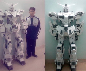 10X Hà thành dùng 500 tờ giấy A4 xếp thành robot khổng lồ