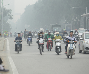 Sương mù dày đặc ở Hà Nội mấy ngày qua có gì bất thường?