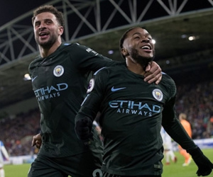 Man City thắng ngược, tái lập cách biệt tám điểm trên đỉnh bảng