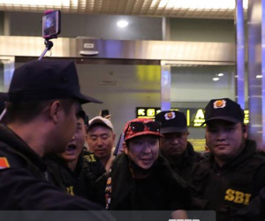 Cuối cùng Haha (Running Man) đã xuất hiện, vất vả thoát khỏi vòng vây cuồng nhiệt của fan Việt