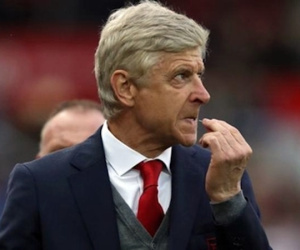 Wenger bỏ ngỏ khả năng rời Arsenal vào cuối mùa