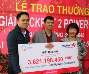 Chàng thợ khóa chia hết tiền cho người thân sau khi nhận jackpot “khủng”