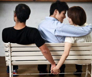 Quen nhau 5 tháng người yêu đã sinh con, thanh niên ngây thơ vẫn cố tin đó là con mình