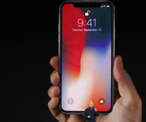 Lượng đặt hàng iPhone X cao kỷ lục