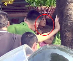 Video: Cảnh sát giải cứu nữ con tin bị kẻ ngáo đá kề dao vào cổ thế nào?